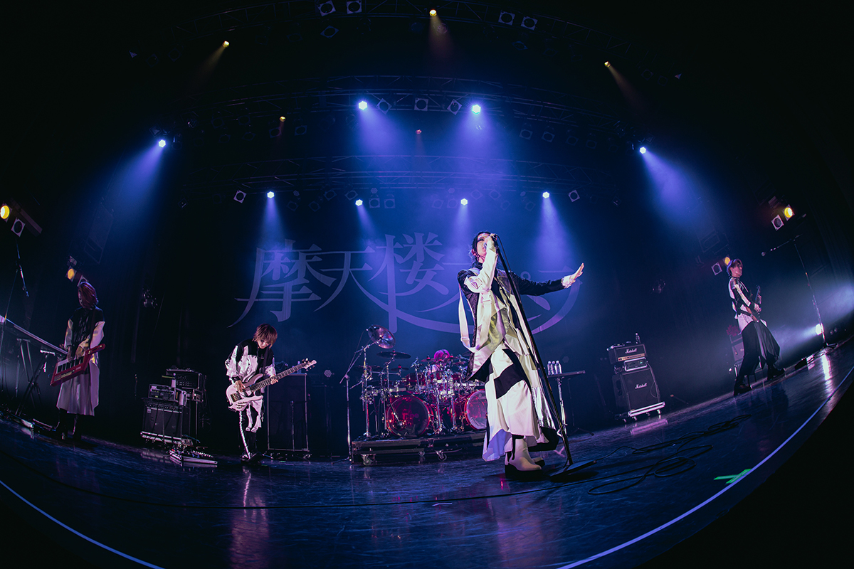 Versaillesと摩天楼オペラがともに歩んできた15年を讃えあうツーマン