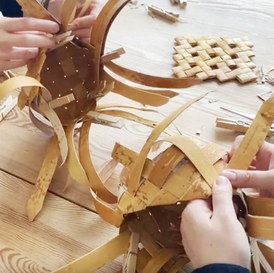 北欧の本格的な工芸ネーベルスロイドを楽しむキット。白樺のかごを自分