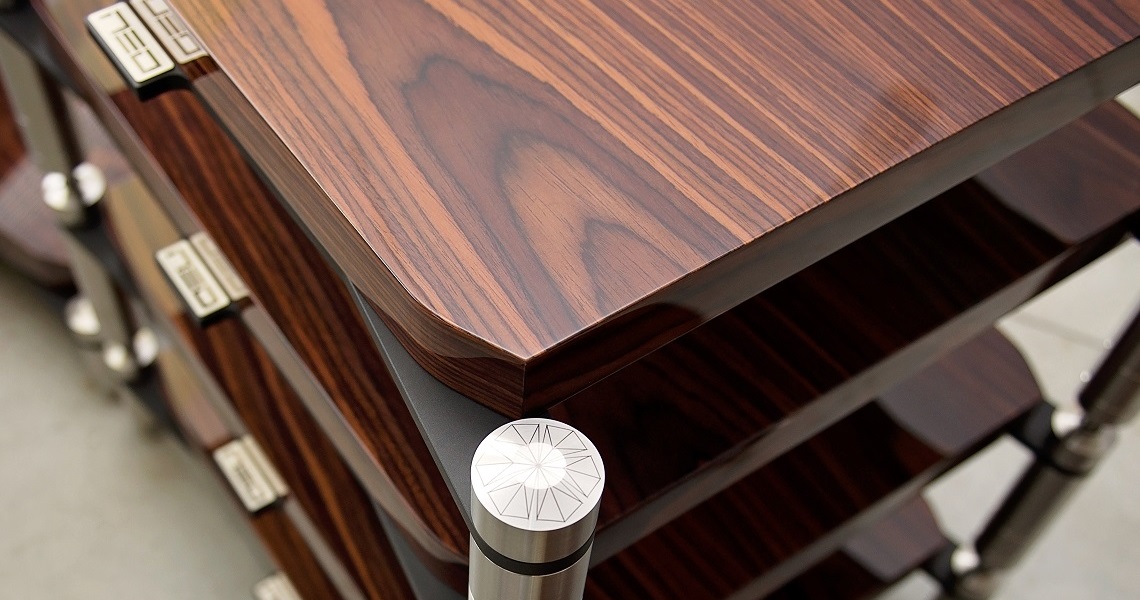 NEO | 正規輸入代理店 | Divine