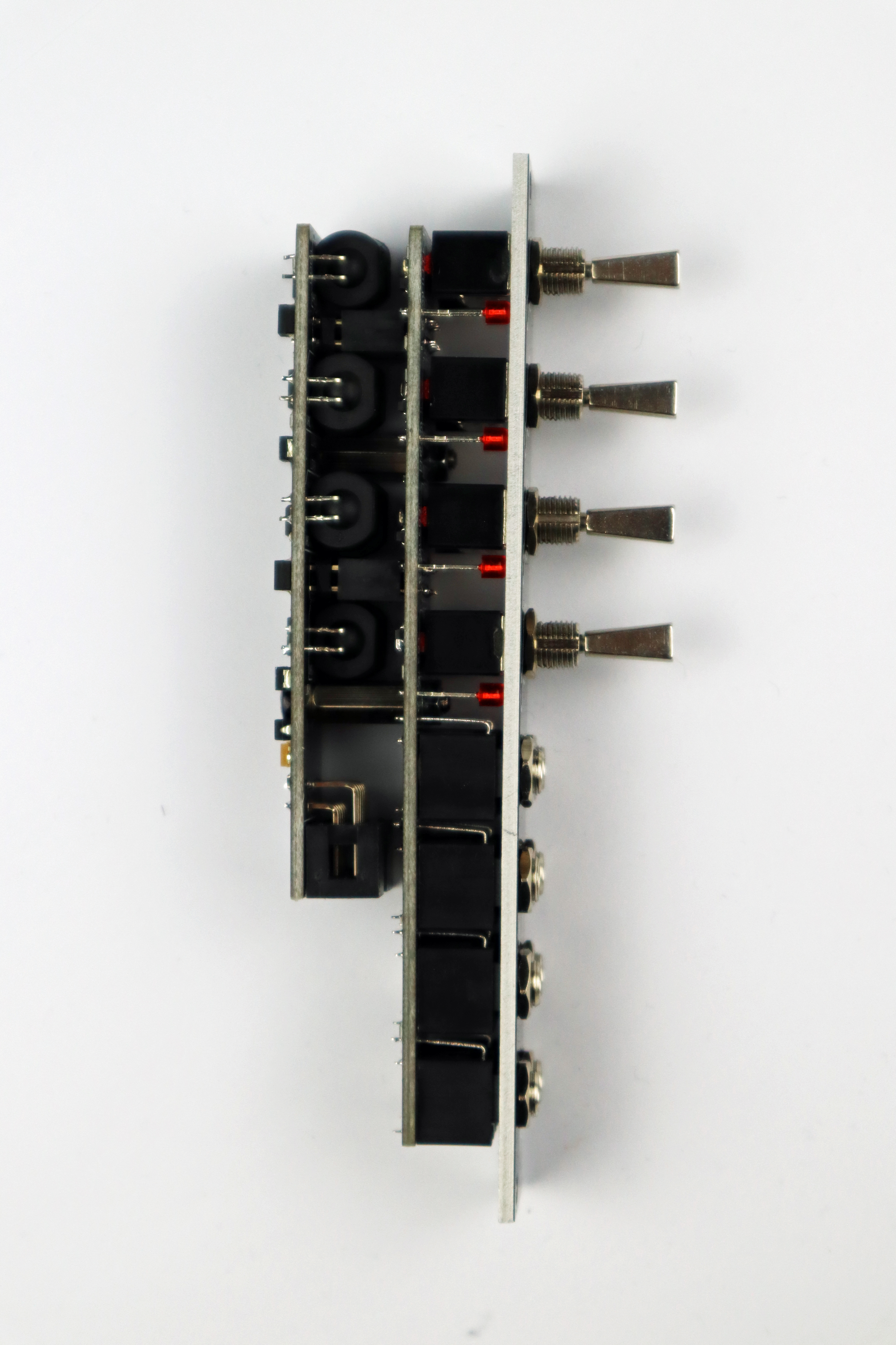 Mutes – the first DivKid Eurorack module!