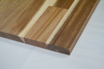 ニス塗装済みアカシア集成材 厚み15mm幅900mm奥行300mm（節あり）｜IPC