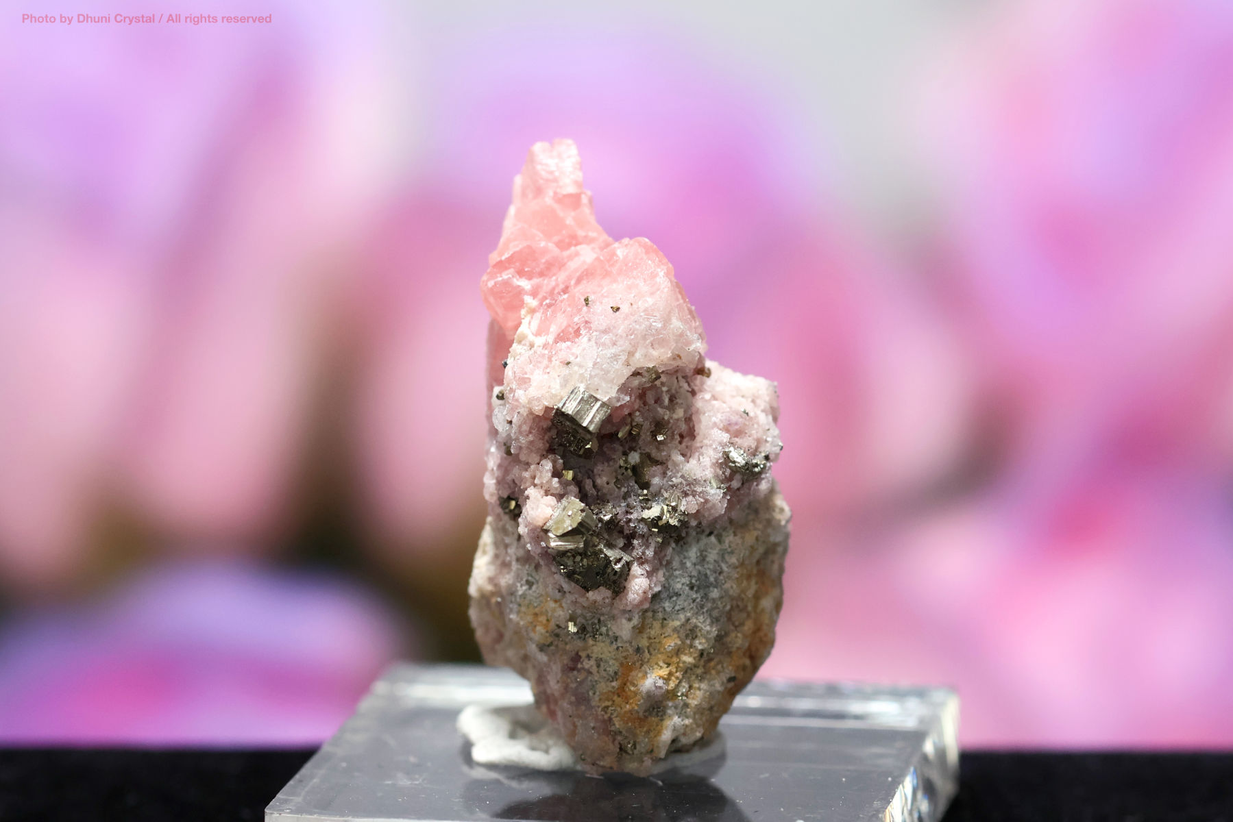 インカローズ 天然石 愛と情熱を象徴するロードクロサイト