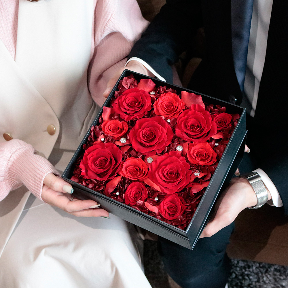 クリスタルローズボックス -12輪の赤バラ BOXフラワー-/プリザーブド