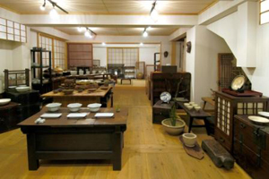 商品詳細 李朝初期 黒釉徳利 | 李朝古民具・和食器販売 土木土木