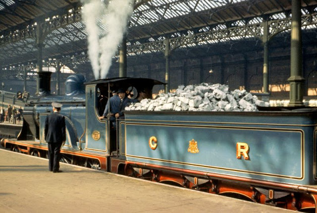 60年代ロンドンのターミナル駅を発着する鉄道車両の貴重なカラー写真50