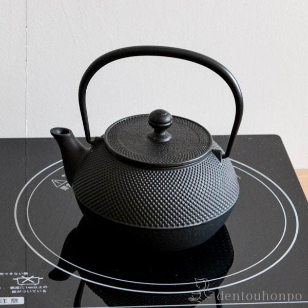 dショッピング |鉄瓶 7型 特製アラレ紋 内面釜焼・外面黒焼付仕上げ IH