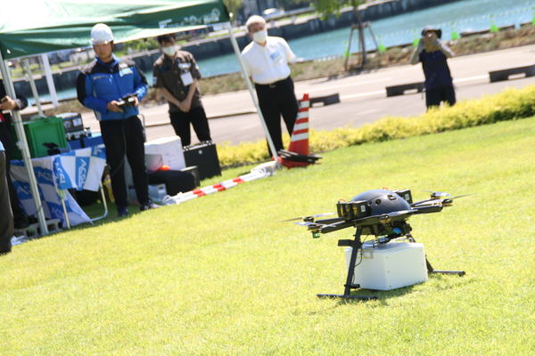 ACSLが災害時のドローンの使い方を実演、長崎県知事や参議院議員の関心