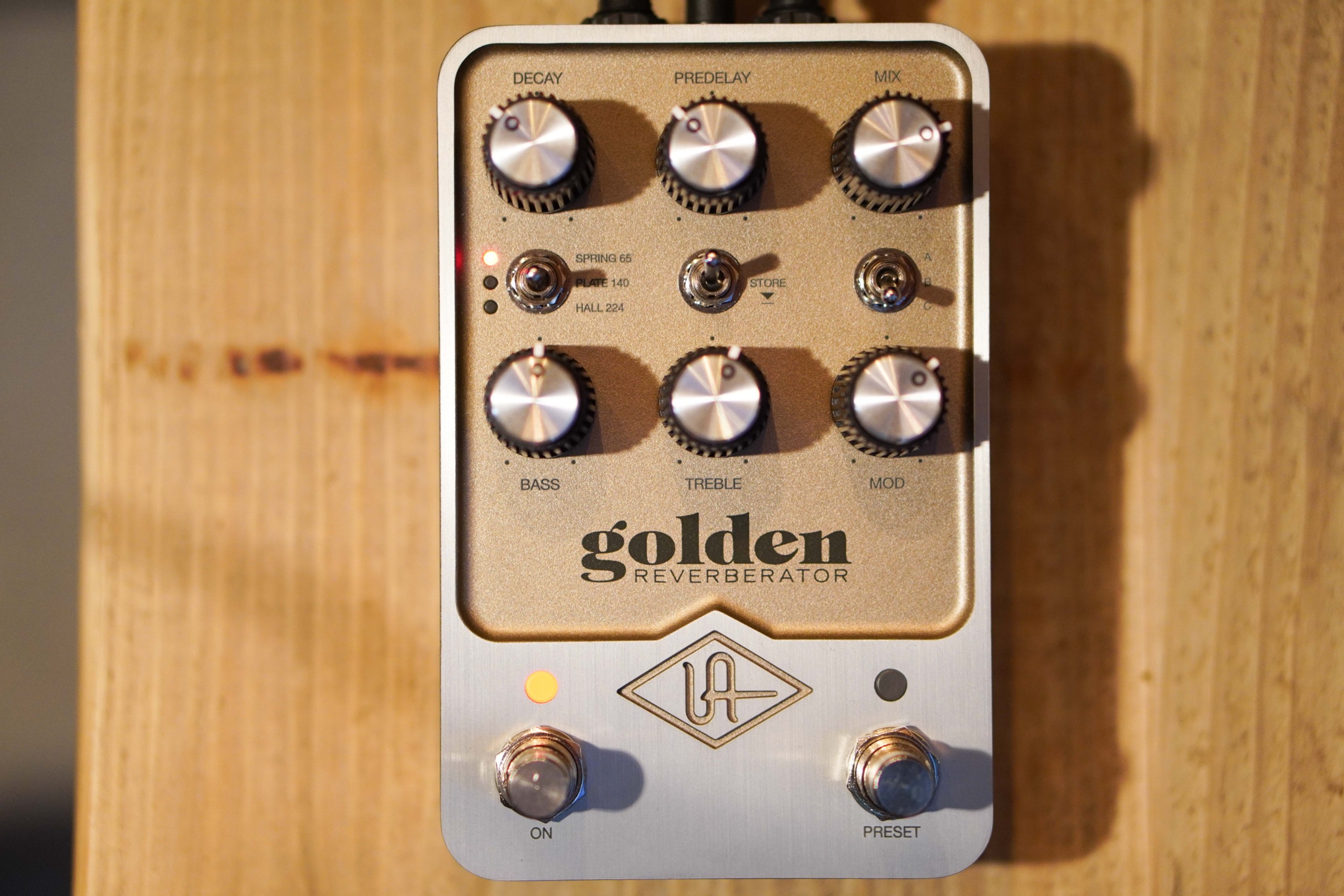 UNIVERSAL AUDIO UAFX GOLDEN Reverberator の使用レビュー！ヤバい