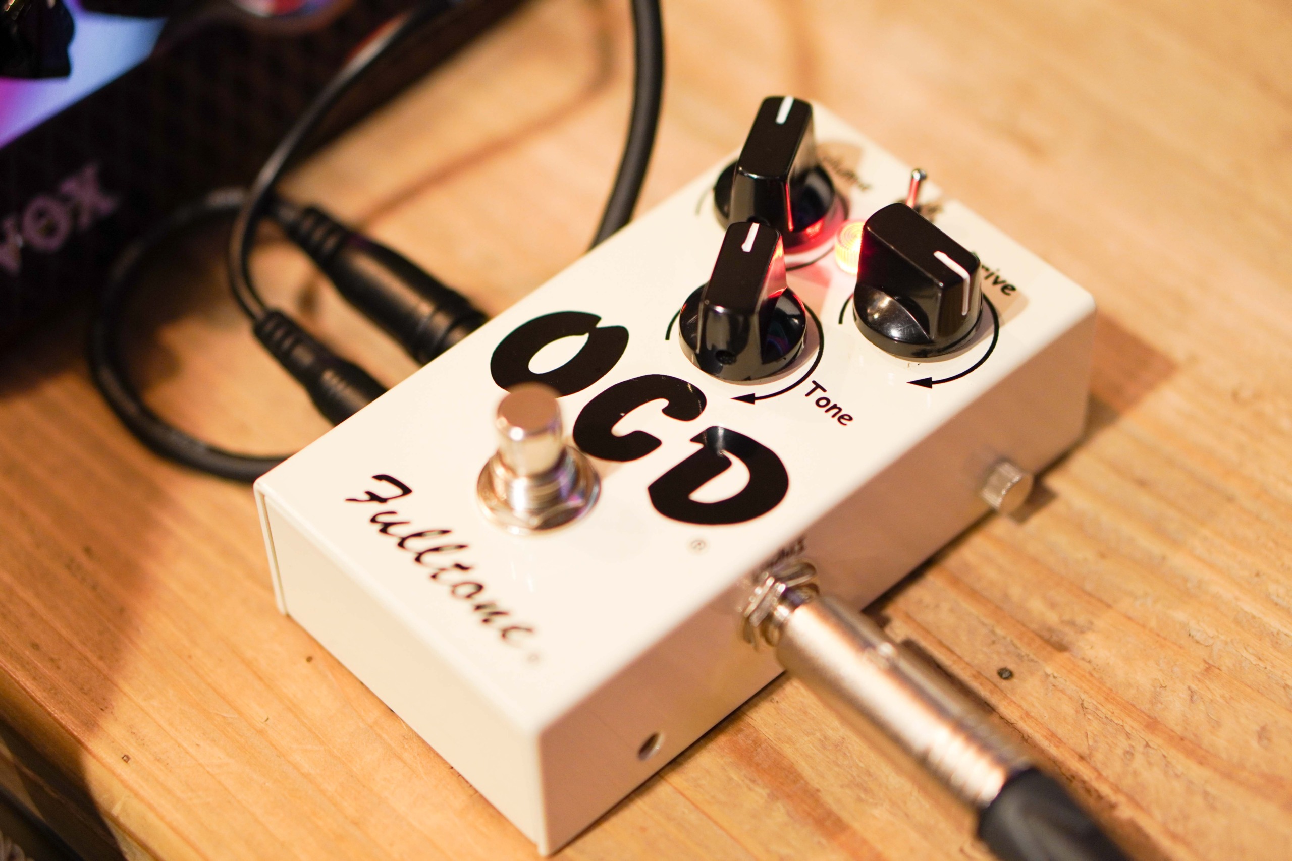 Fulltone OCDのレビュー！超定番の歪みエフェクターは太かった！18Vも