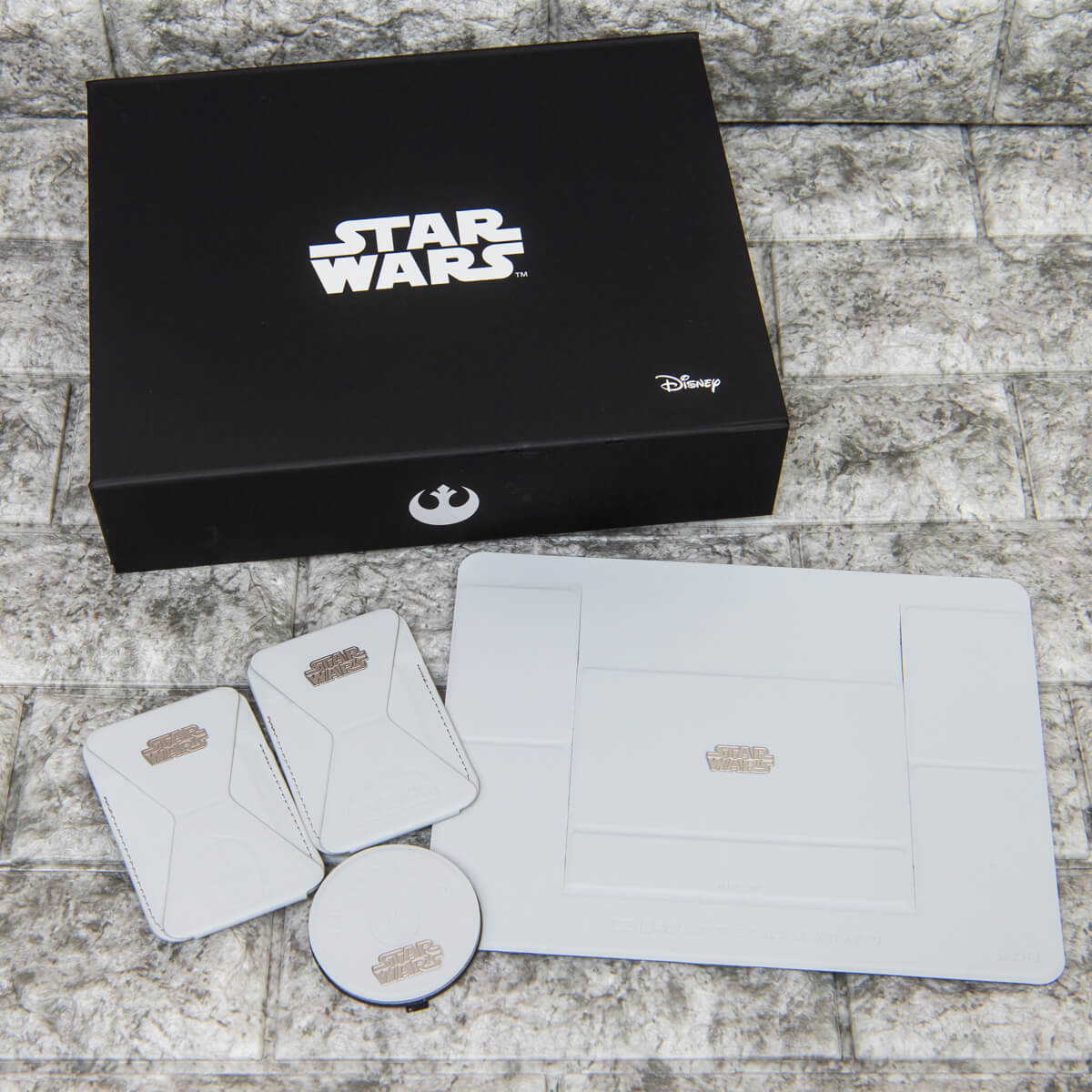 遊び心と機能性を備えたデバイススタンド！MOFT（モフト）「スター