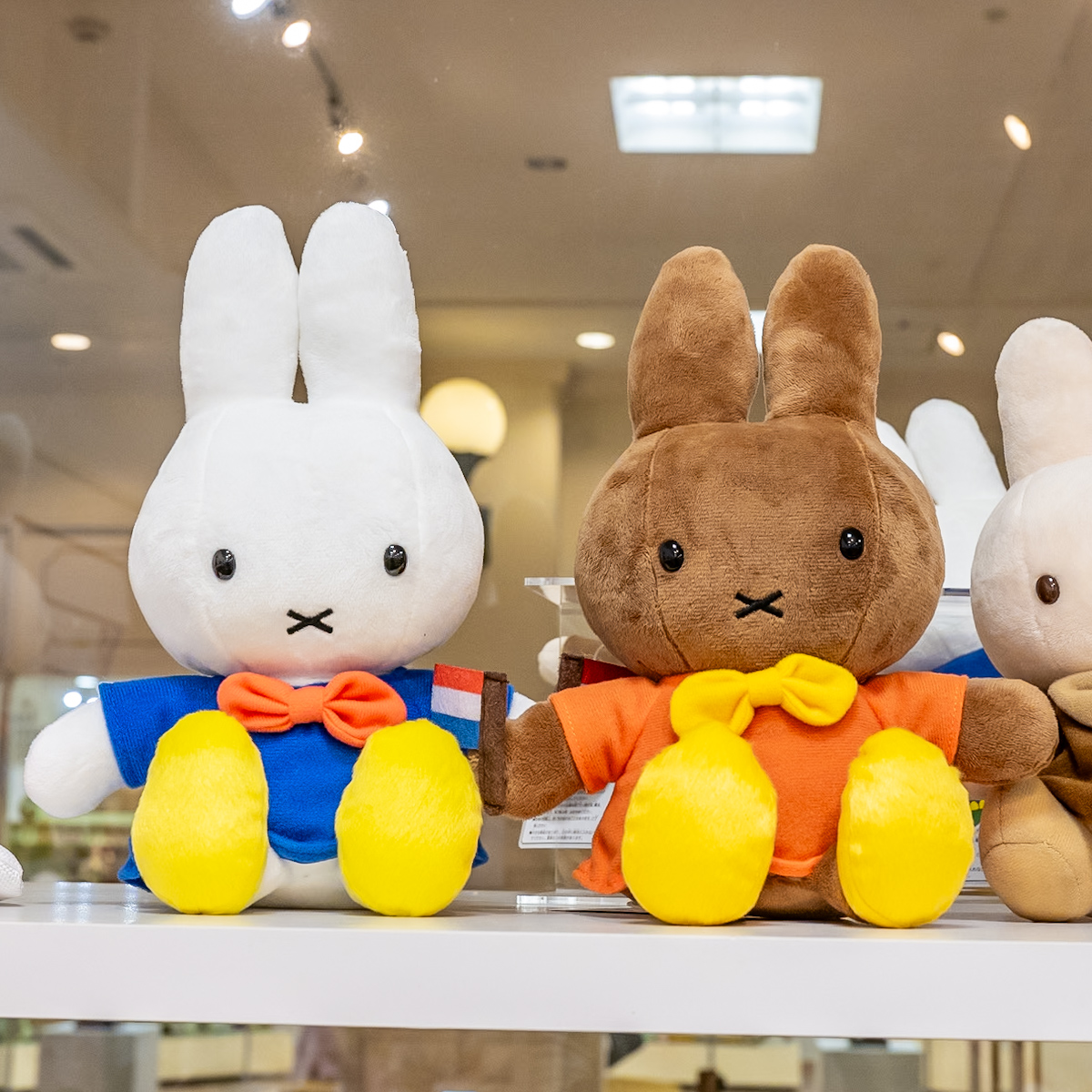 ミッフィー＆メラニーのパレード・グッズ・グルメも！ハウステンボス