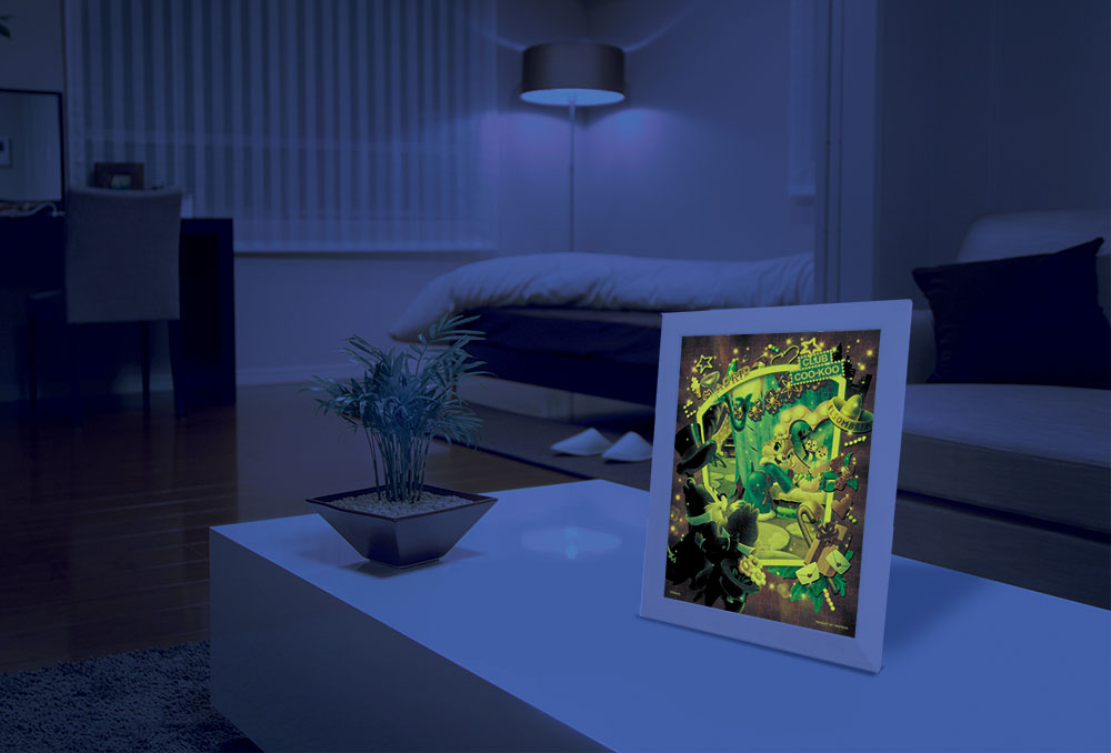 暗闇でディズニーキャラクターの絵が美しく光る！やのまん「光る