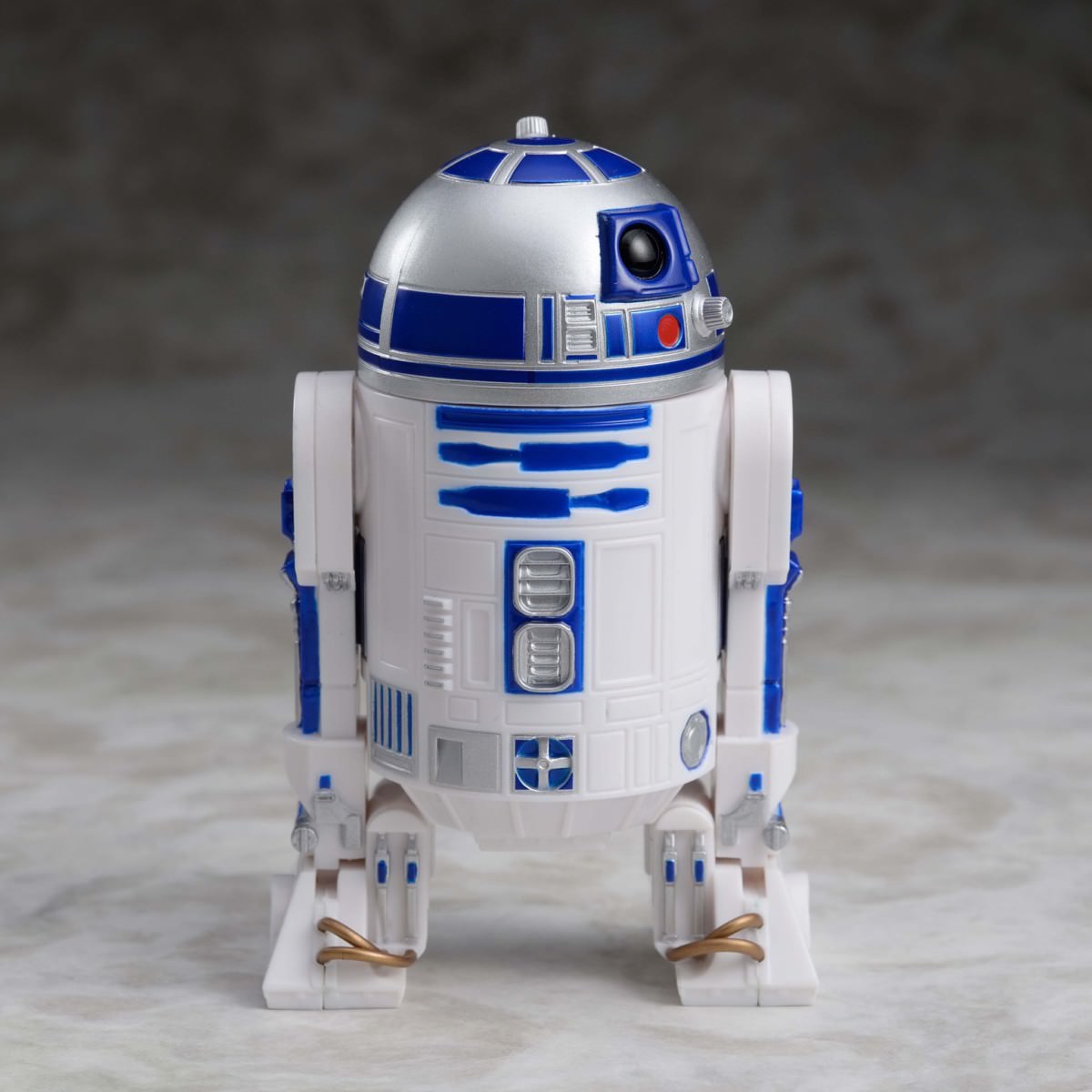 クールなフィギュアやキュートなクッションも！セガプライズ『スター