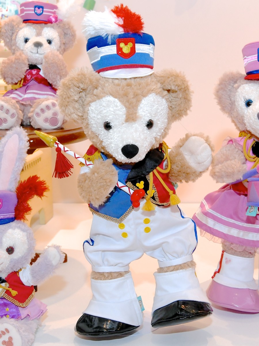 マーチングバンドに扮したダッフィーたちが35周年をお祝い！東京