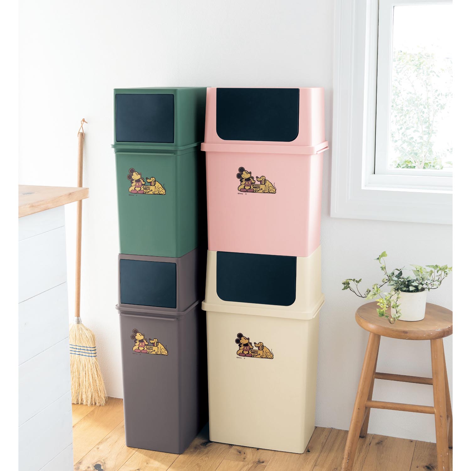 ミッキー＆プルートが前面に！ベルメゾン ディズニーデザイン