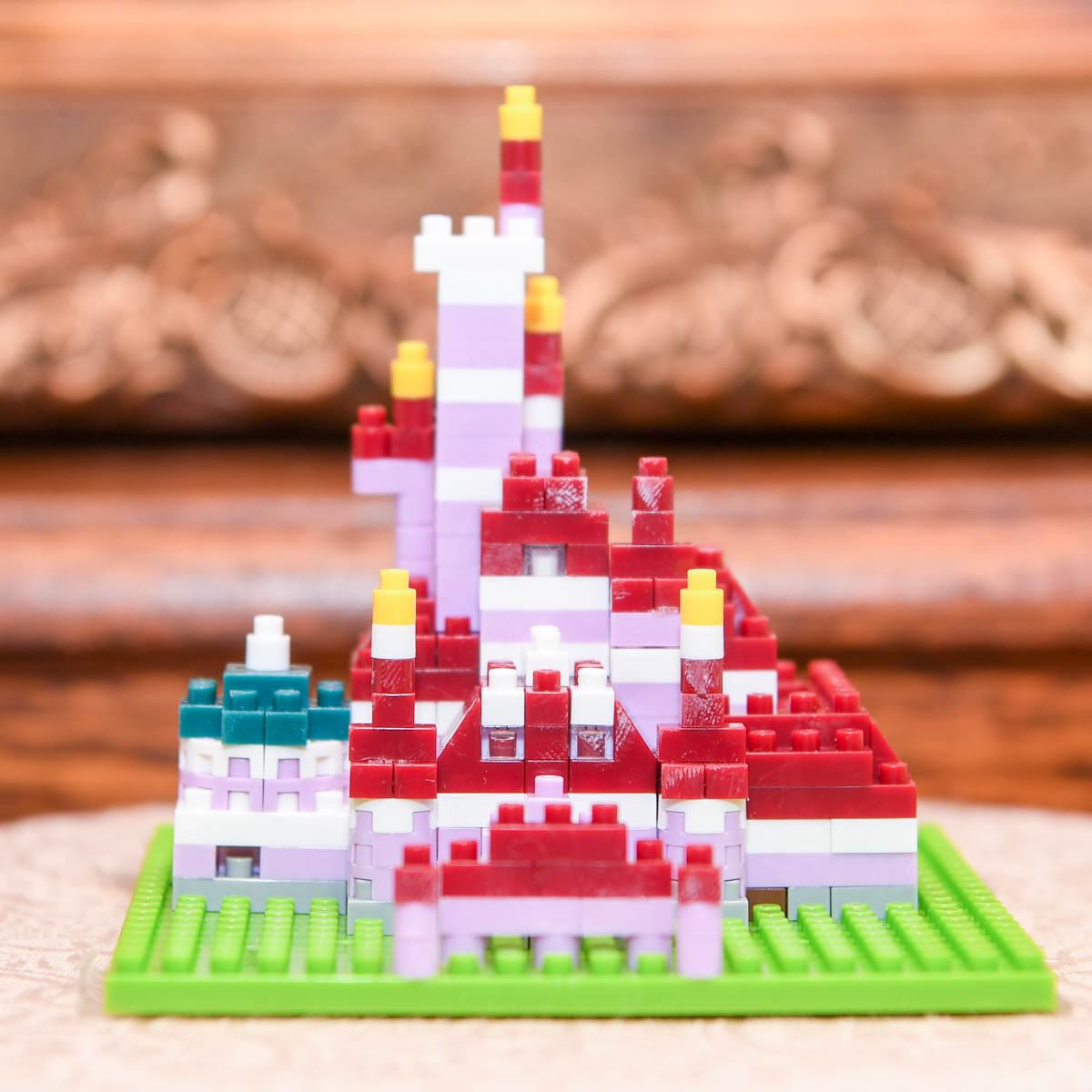 野獣の城を再現！東京ディズニーランド『美女と野獣』ナノブロック