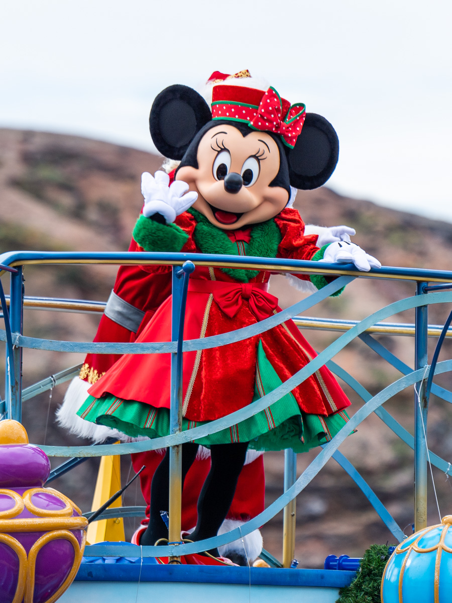 パーフェクト・クリスマスコスチュームでご挨拶！東京ディズニーシー
