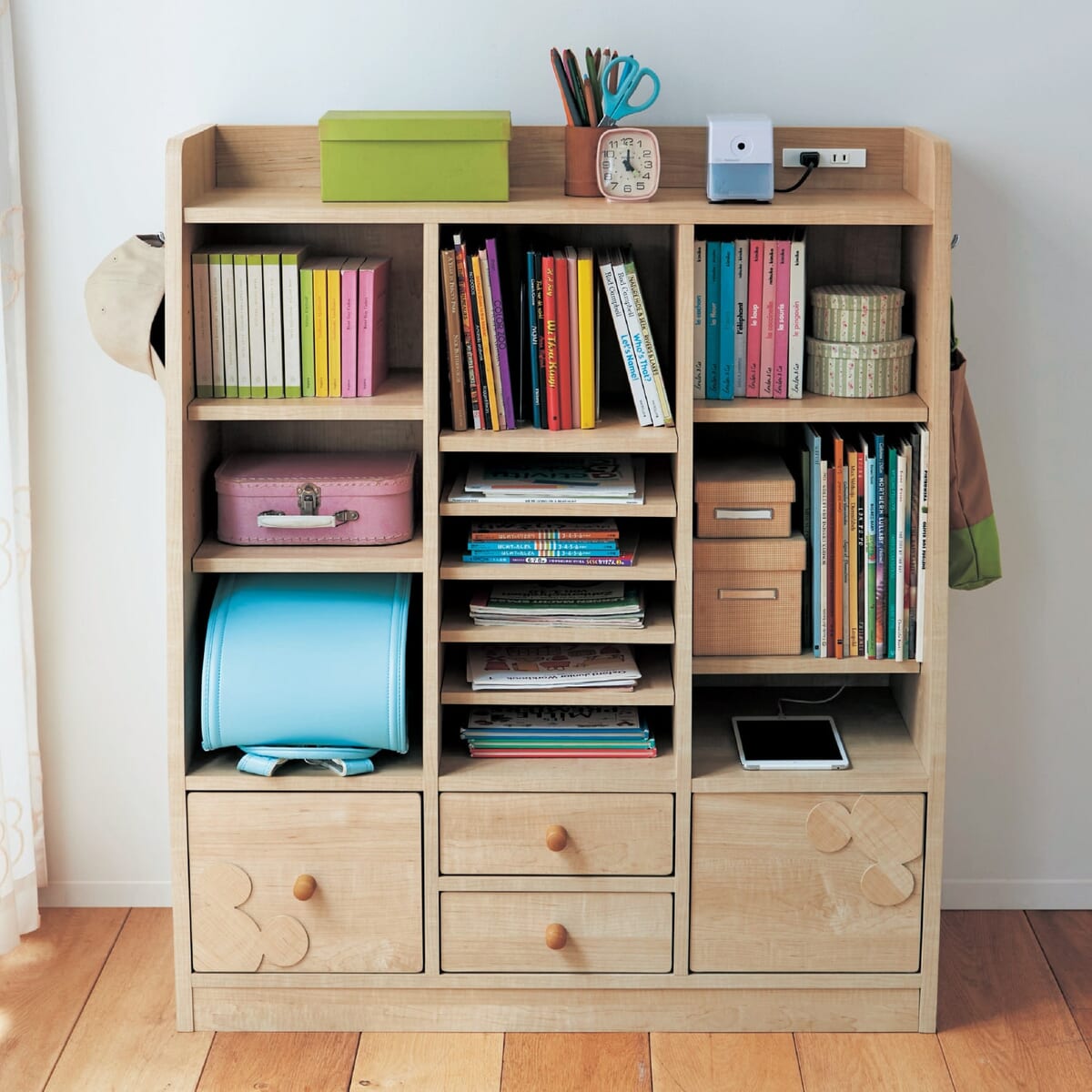 ミッキーモチーフのJ型フック付き！ベルメゾン ディズニー「コンセント