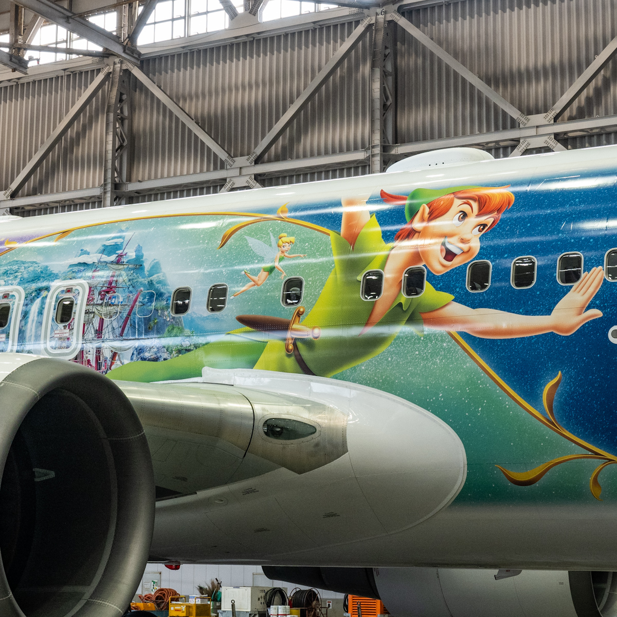 東京ディズニーシー／ファンタジースプリングス特別塗装機！「JAL