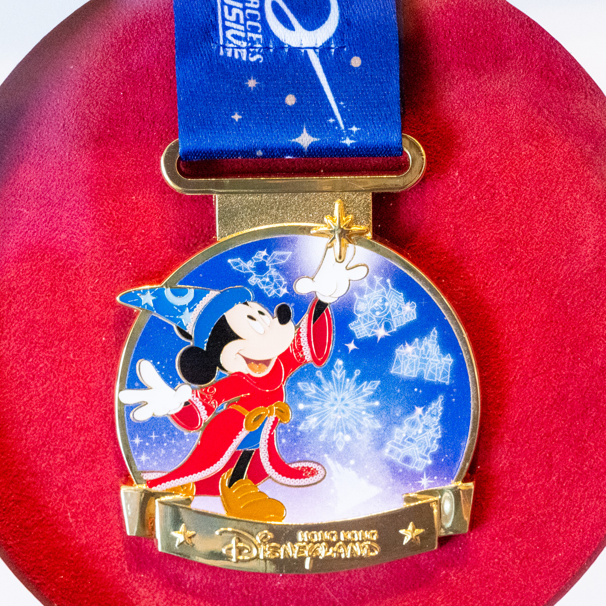 2025年はファンタジアのピンバッジ＆メダル！香港ディズニーランド