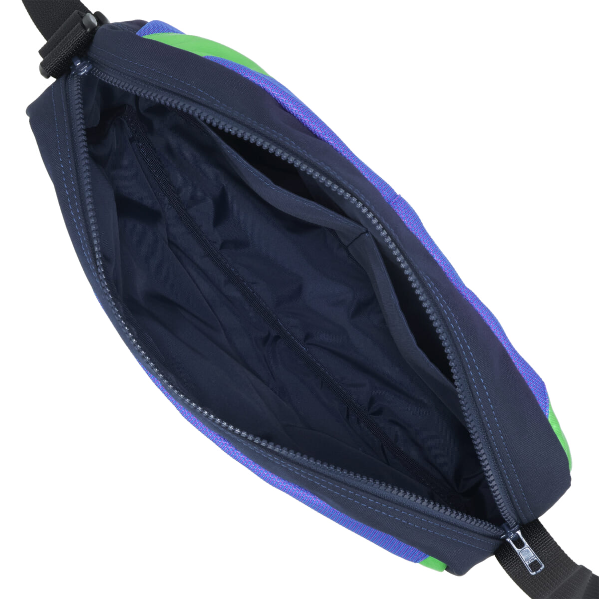 バズ・ライトイヤーのアストロブラスター」などのコスチュームをアップ