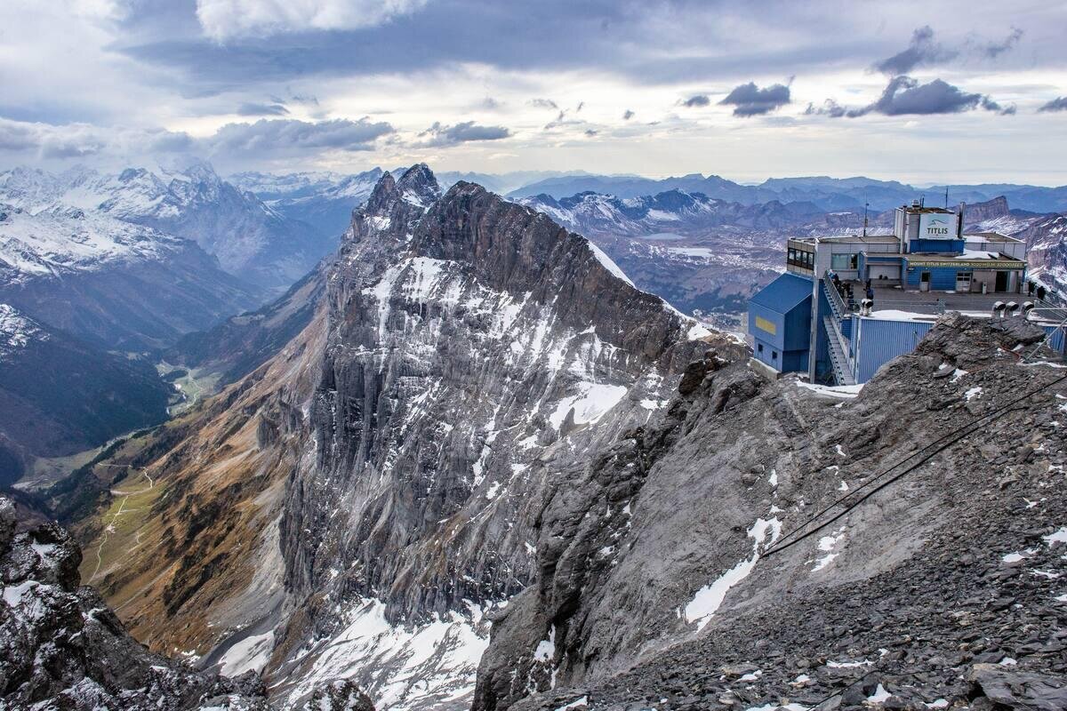 スイス アルプスのアトラクション - Viator