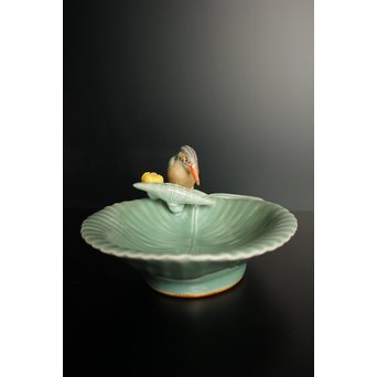 三代 真葛香山/宮川香山 青磁釉河骨二翡翠 菓子器 K402｜骨董店 のびる