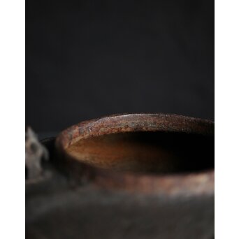 亀文堂 日本梅泉 饕餮紋蓋 象嵌鉄瓶 M253｜骨董店 のびる 古美術 骨董