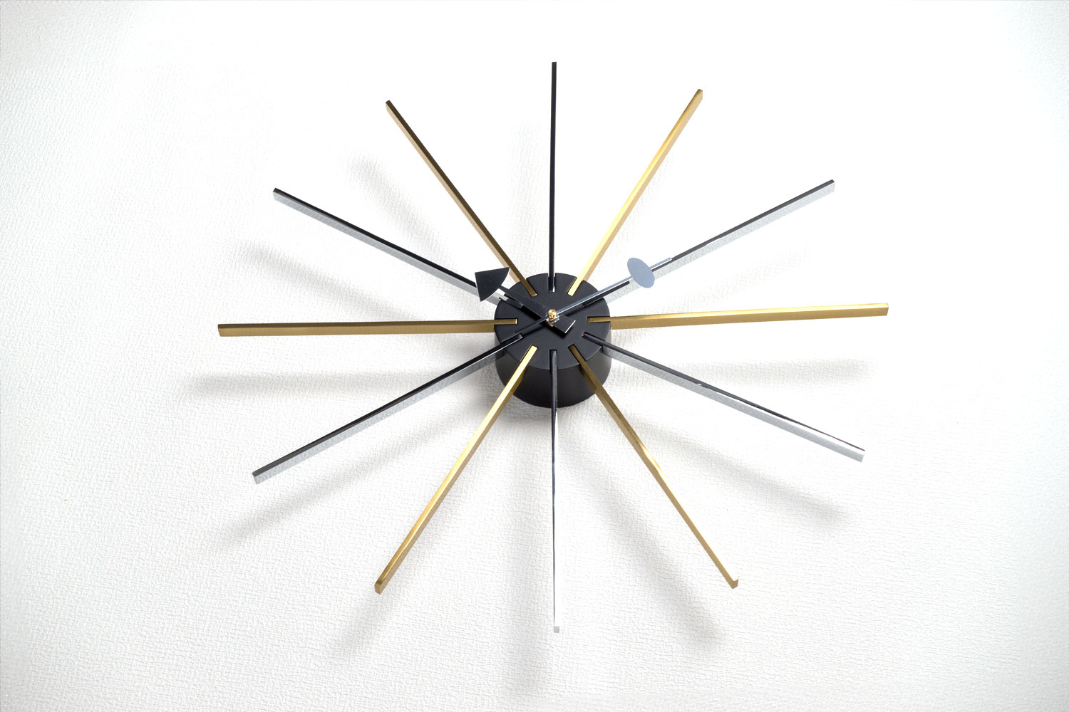 スター クロック | 高品質なデザイナーズ家具 E-comfort 公式