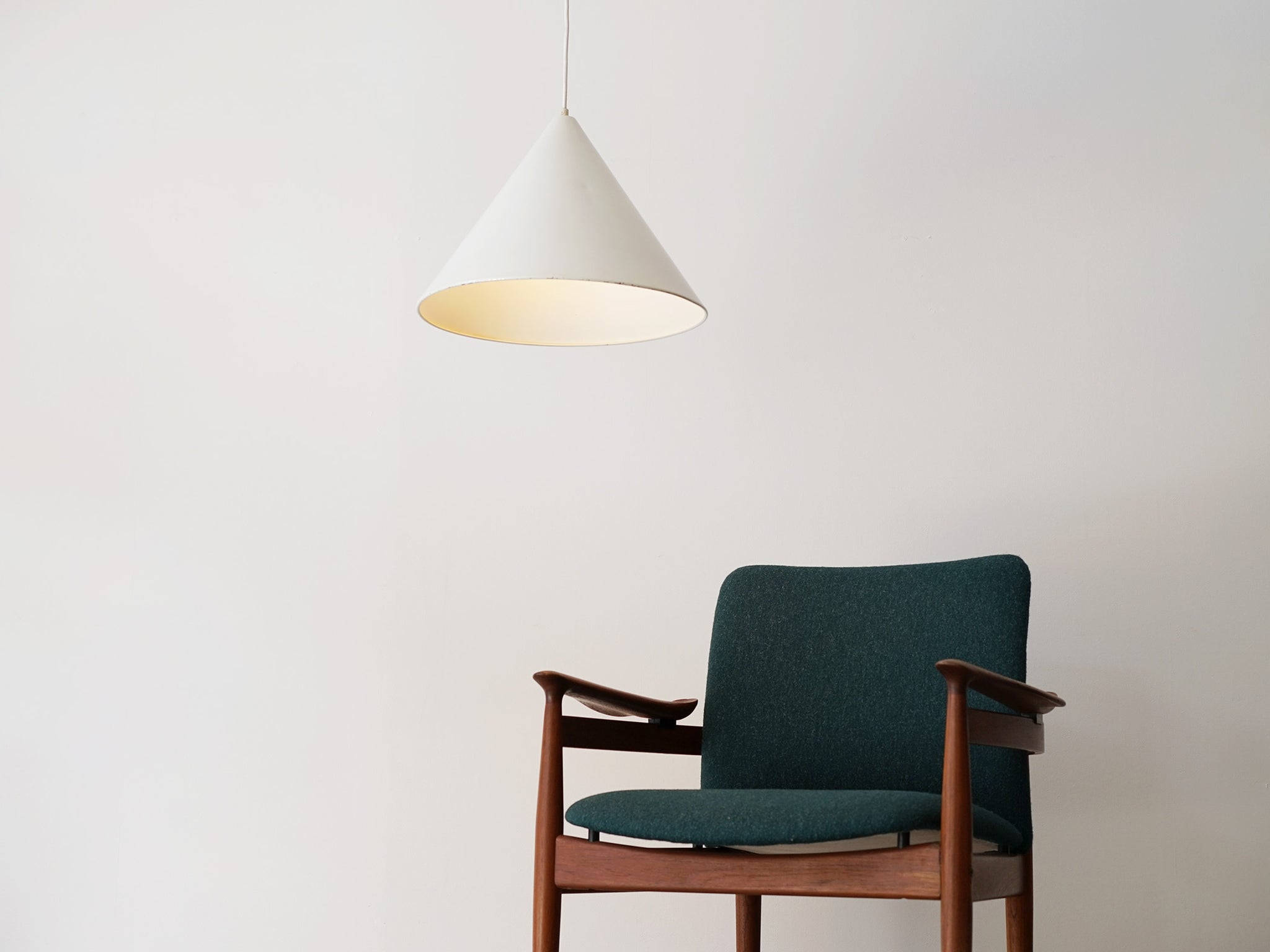 Louis Poulsen（ルイス・ポールセン）製ヴィンテージランプ 円錐型の