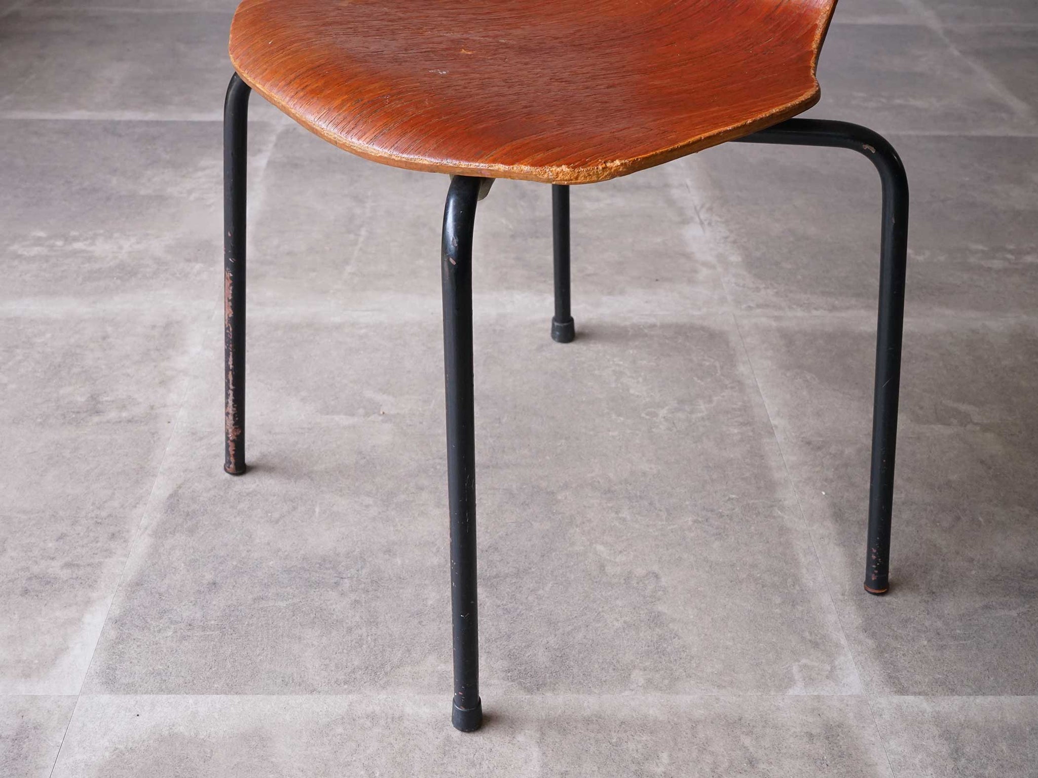 Arne Jacobsen（アルネ・ヤコブセン）Model3123 子供用チェア Tチェア