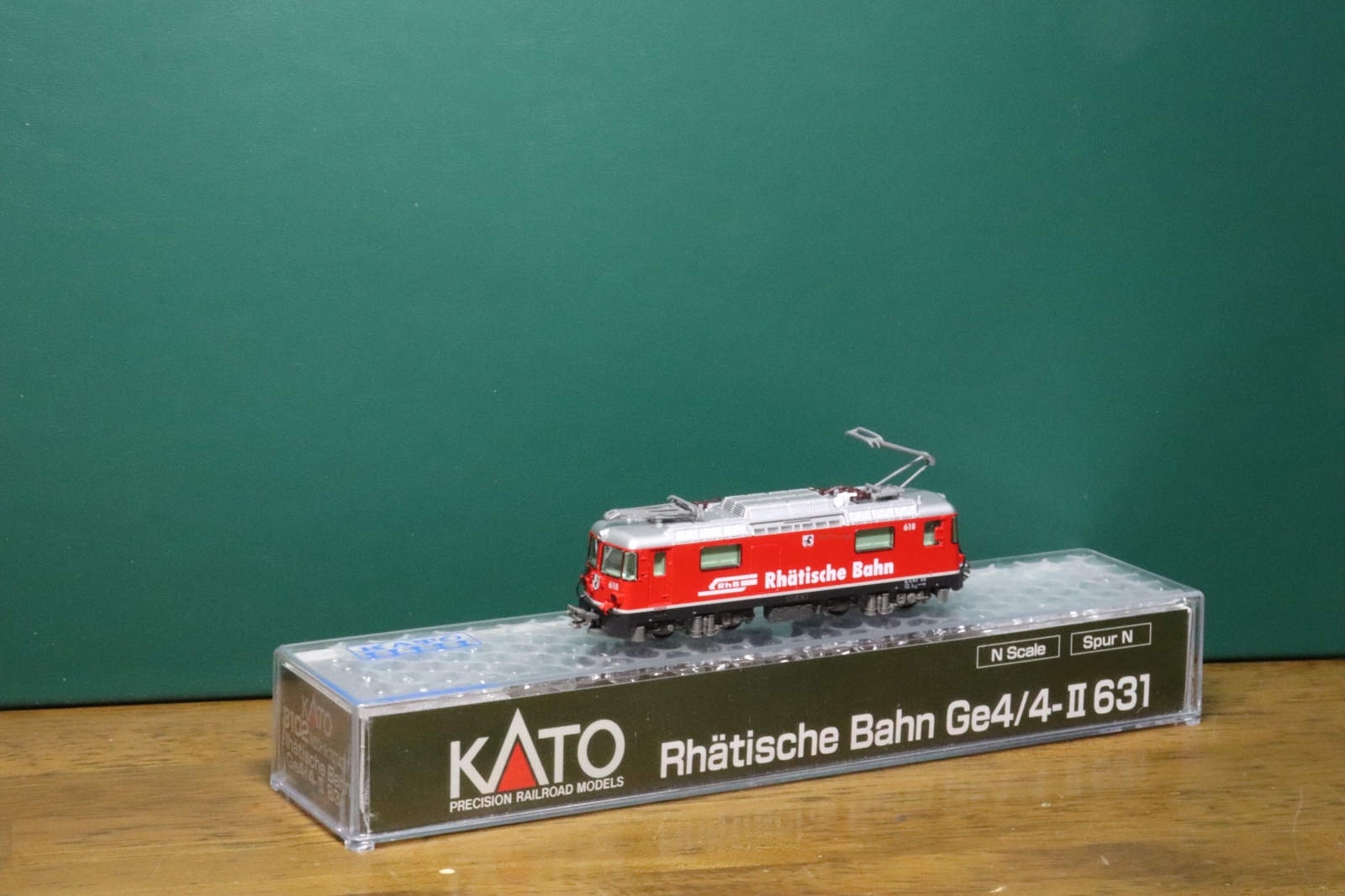 KATO RhBの機関車とコンテナ車が入線しました。: 鉄道模型FAN