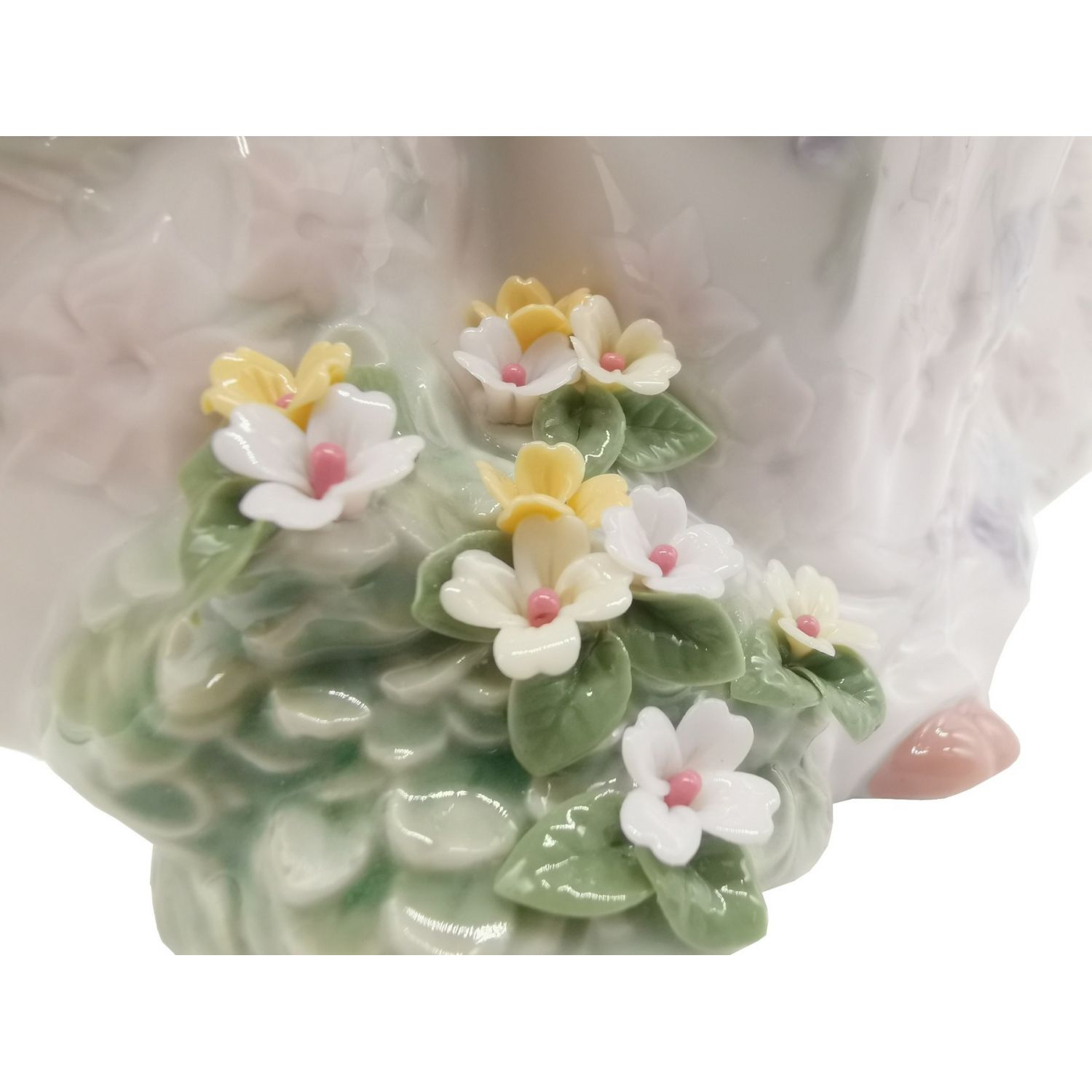 LLADRO (リヤドロ) フィギュリン 花と少女 6647 フラワーガーデン