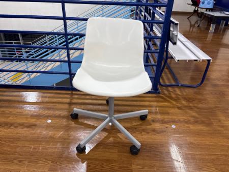 IKEA (イケア) チェア ホワイト 廃盤品 1人掛け SNILLE｜トレファクONLINE