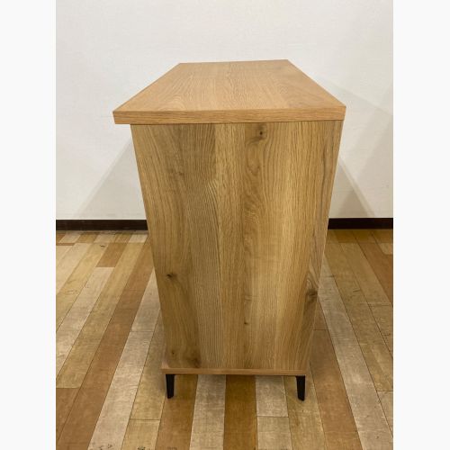 niko and  FURNITURE & SUPPLY (ニコアンド ファニチャーアンド