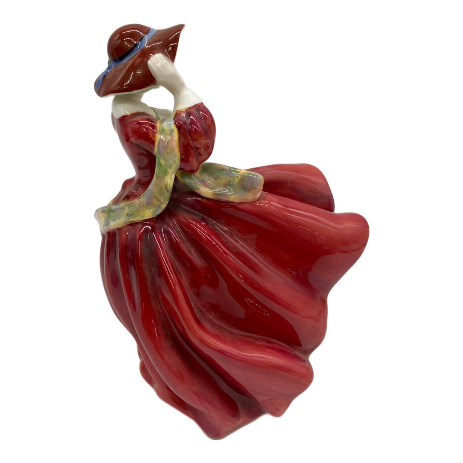 ROYAL DOULTON (ロイヤルドルトン) Top O' The Hill フィギュリン 陶器