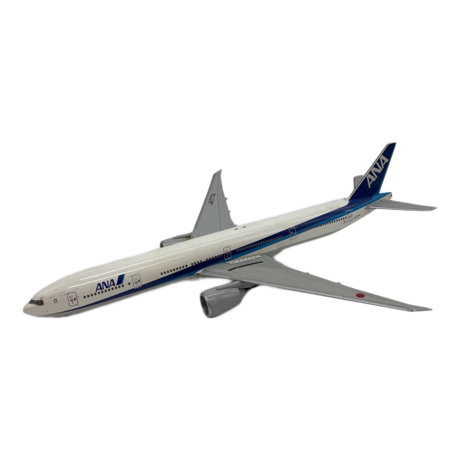 ANA (アナ) 1:200スケール ジェット機 BOEING 777-300ER NH20017