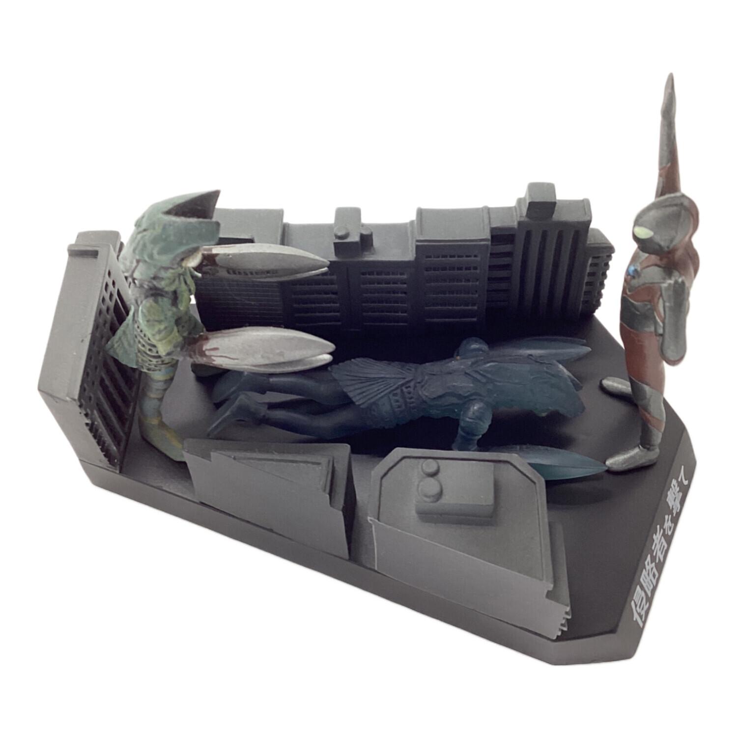 侵略者を撃て ウルトラ怪獣戯画｜トレファクONLINE