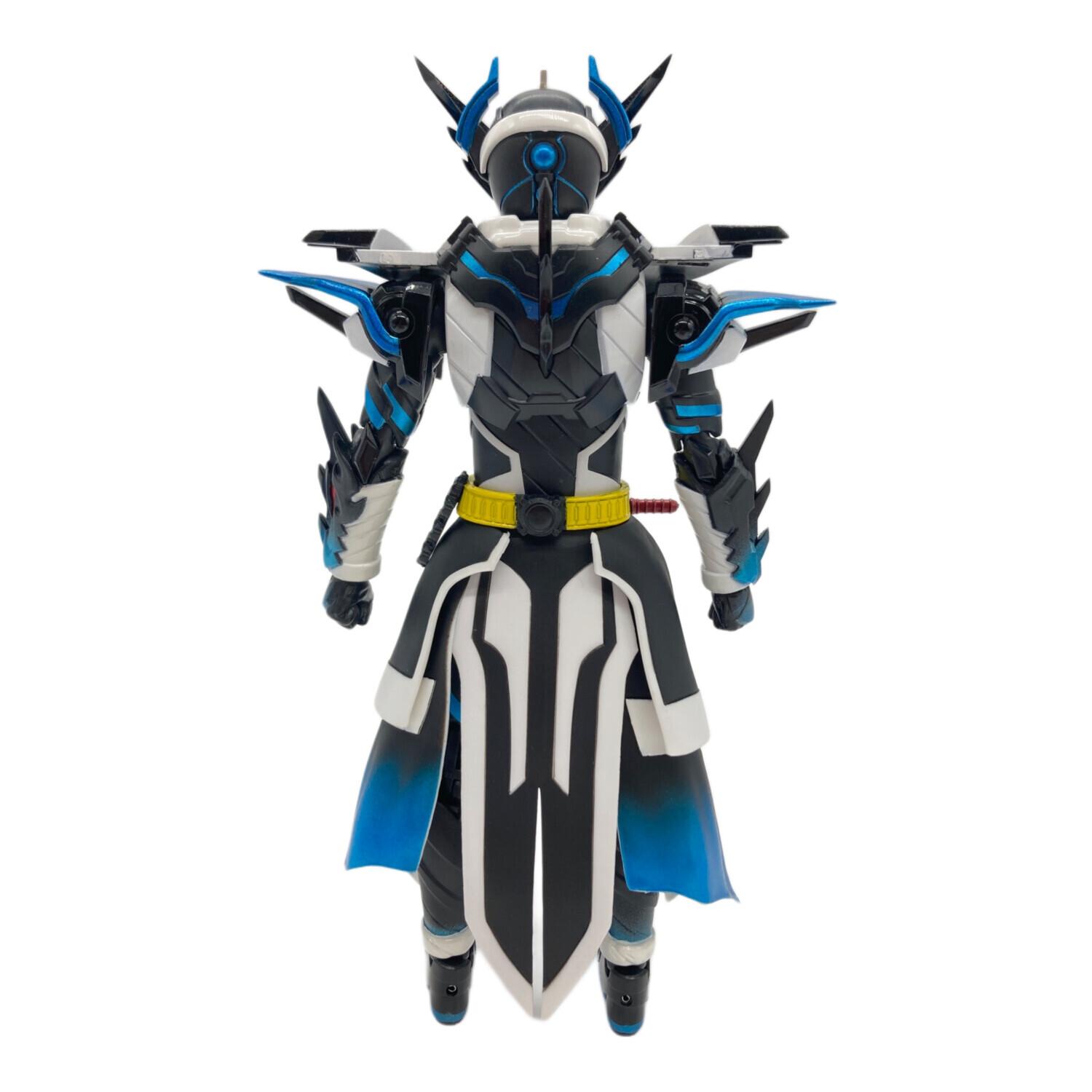 フィギュア 仮面ライダークローズエボル S.H.Figuarts｜トレファクONLINE