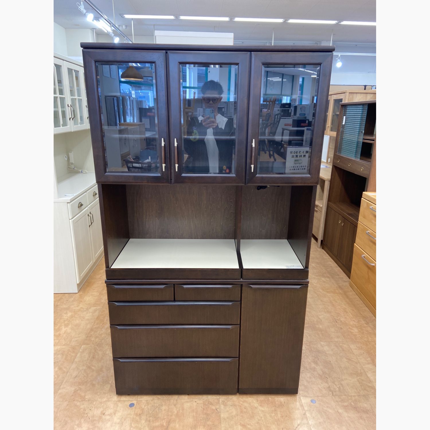 karimoku (カリモク) 3枚扉食器棚 ブラウン レンジ台付｜トレファクONLINE