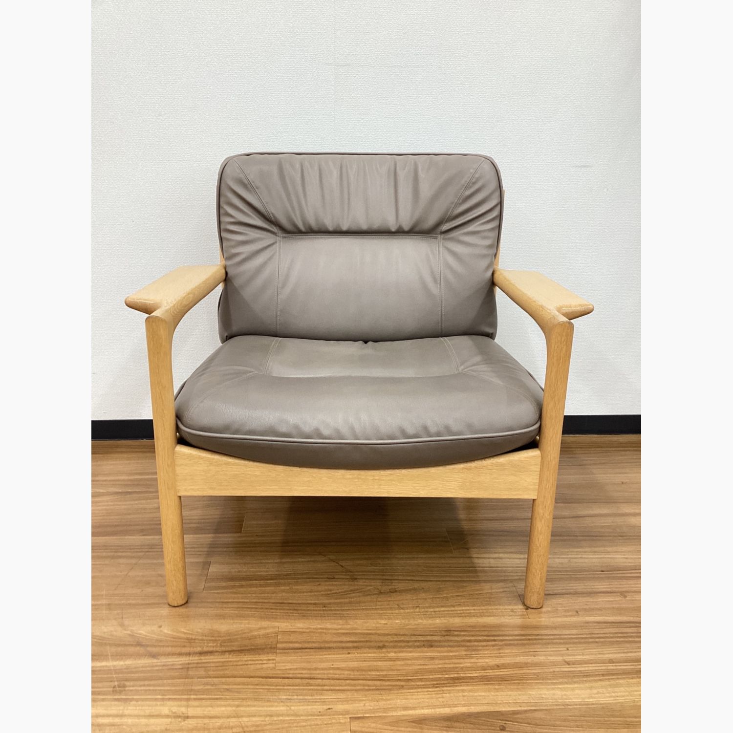 CONDE HOUSE (カンディハウス) チェア GOLFER 肘付 革/北海道ナラ材