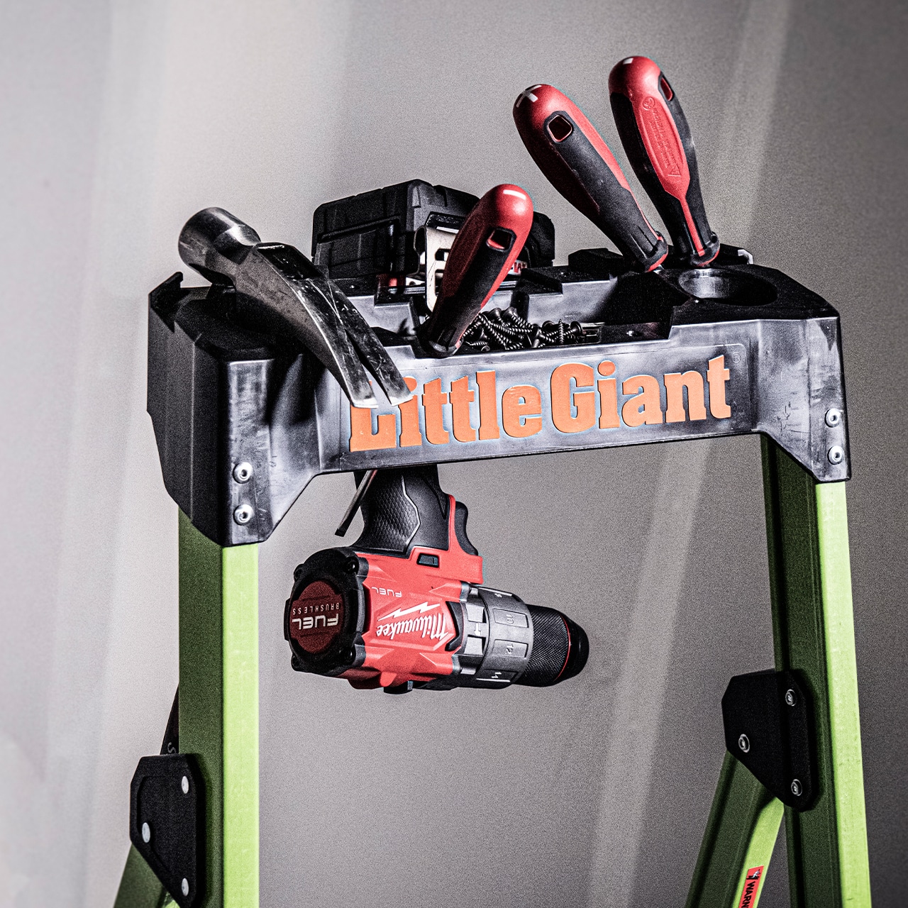 リトルジャイアント FRP上枠付踏台『マイティーライト2.0 5段』 LG