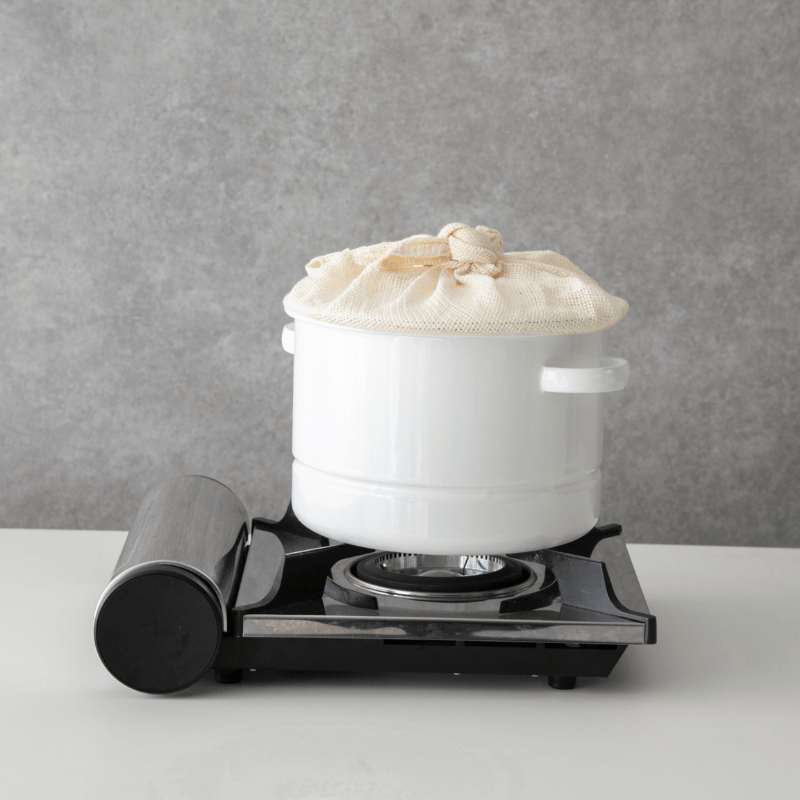 にちにち道具 白い琺瑯の道具 蒸し鍋 21cm ホワイト: ワイ・ヨット