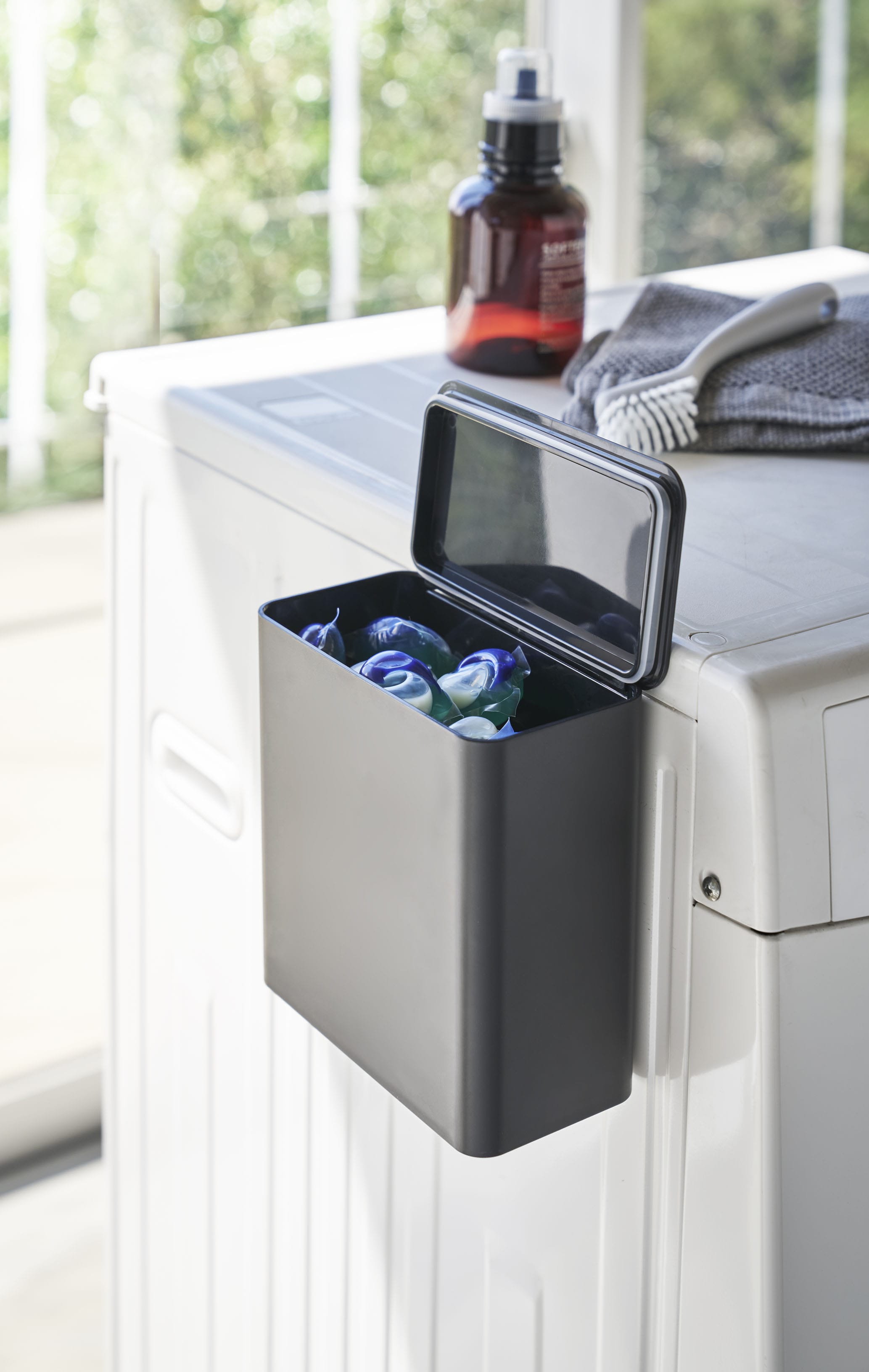 マグネット洗濯洗剤ボールストッカー タワー ホワイト(ホワイト