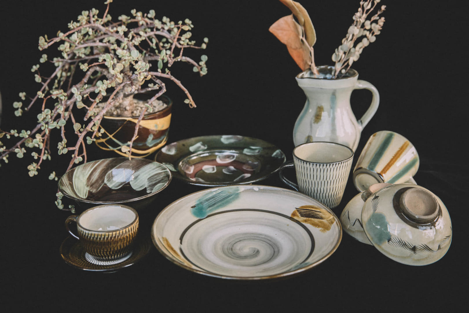 世界一の民藝」小鹿田焼の魅力と窯元巡り全9軒を徹底ナビ | EDiT.