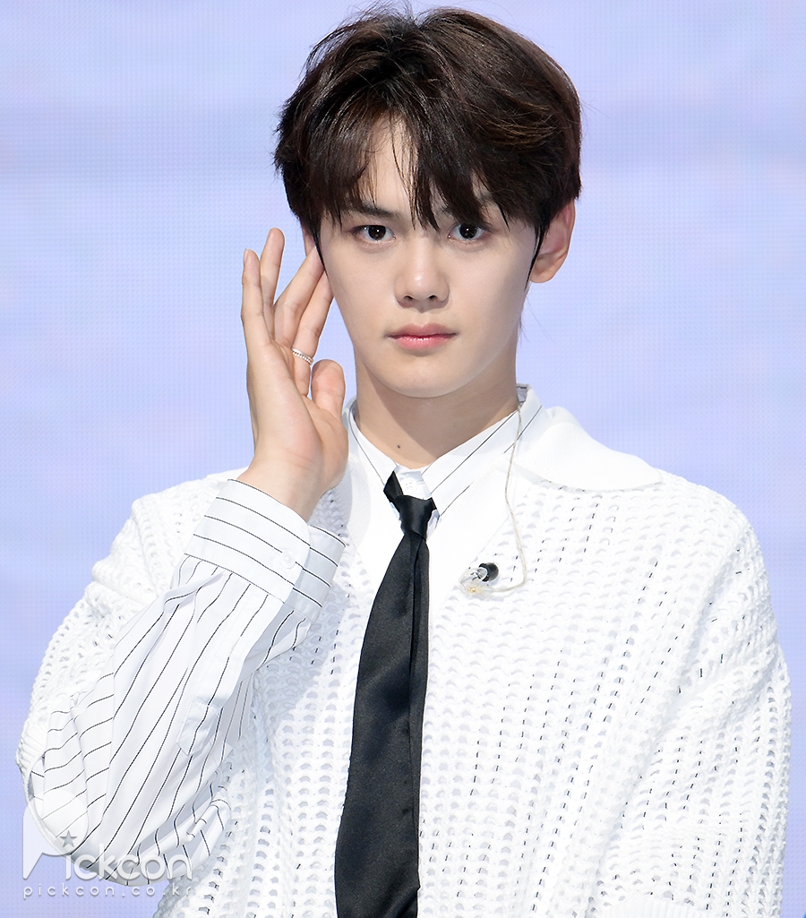 ZEROBASEONEキム・ギュビン、デビュー翌日に休養発表…めまい訴え精密