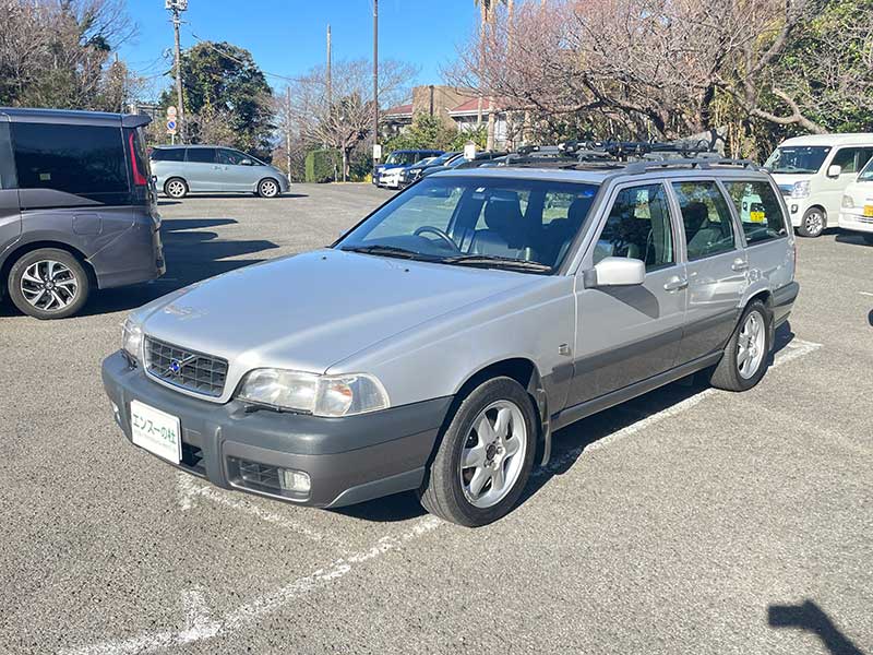ボルボ V70 XC AWD］個人売買情報