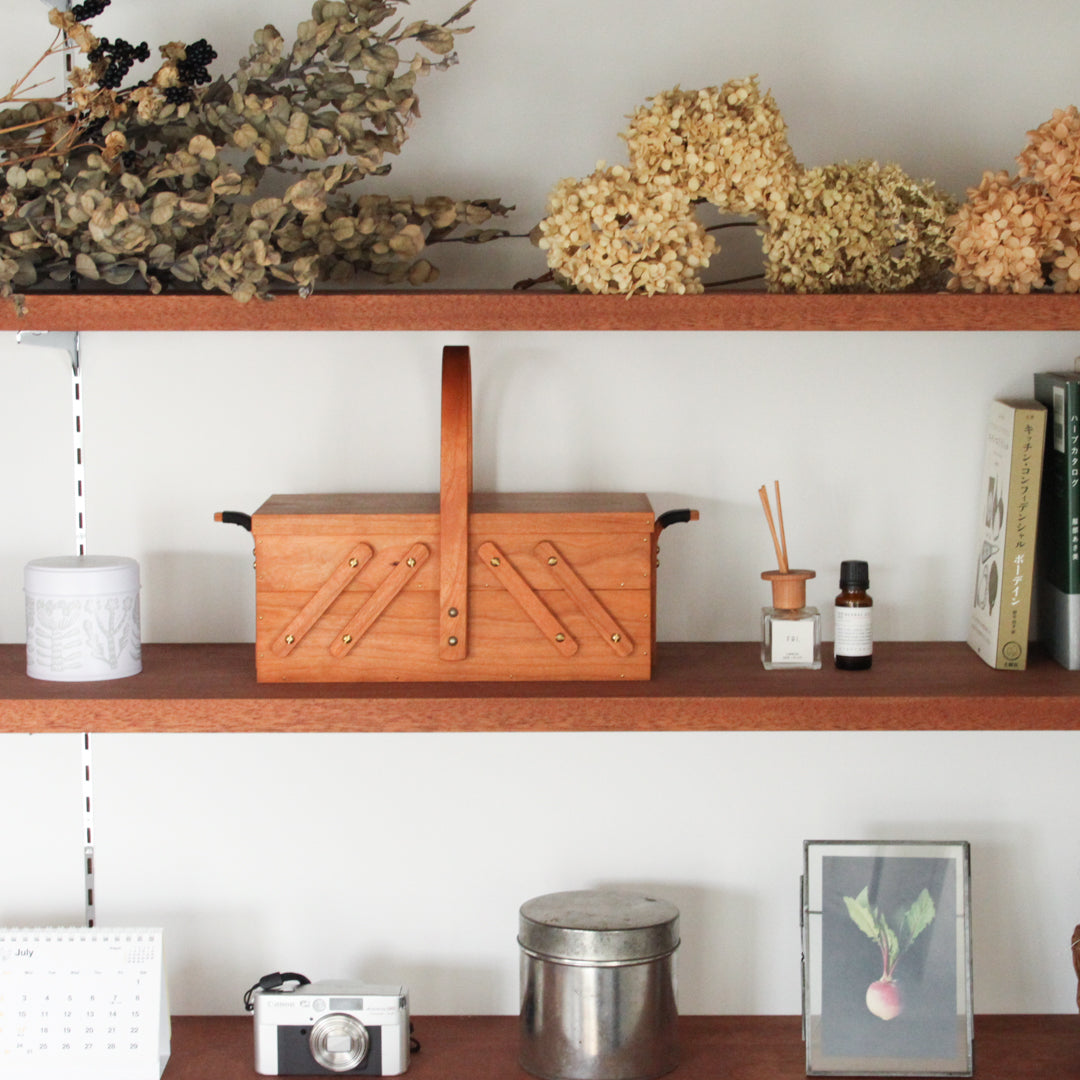 部屋の片隅で暮らしに寄り添う「ソーイングボックス」 – Envelope