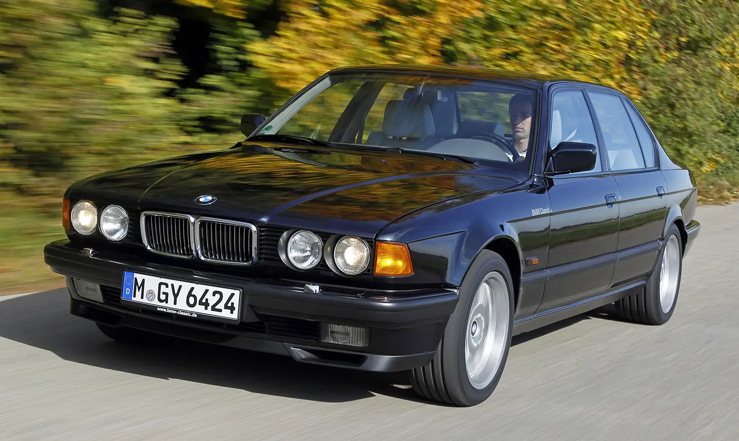 The BMW 750iL (E32): A V12 Masterpiece of Luxury | en.wheelz.me