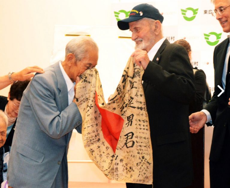 Obon Society | 【日刊SPA！】戦地に散った日本兵の「寄せ書き日の丸